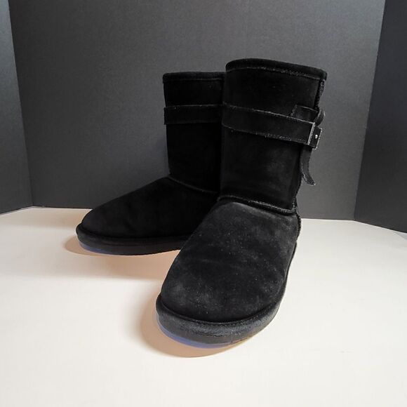 Bearpaw Short Black Boots - Picture 1 of 10